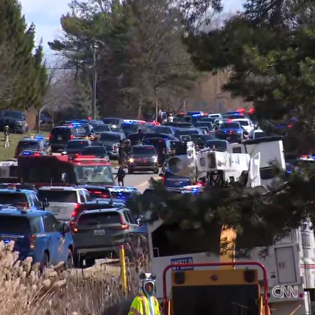 Police are responding to reports of an active shooter at a Detroit-area synagogue that houses a school, multiple federal law enforcement sources tell CNN. Follow live updates. cnn.it/3PxpoiY