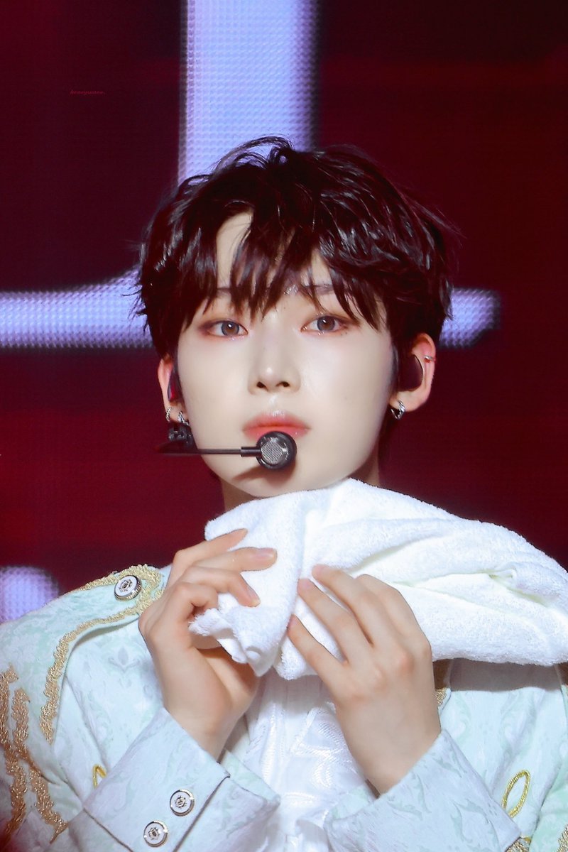 Yummy Sunoo 😏 so pretty so fabulous, gorgeous, beautiful angel little princess Sofi-noo, bunnynoo, kittynoo stage genius, sweet heart, my sun my Moon, little apple pie, muffin