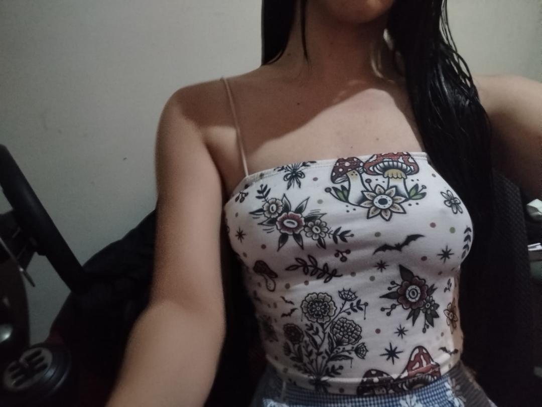 claraatwt tweet media