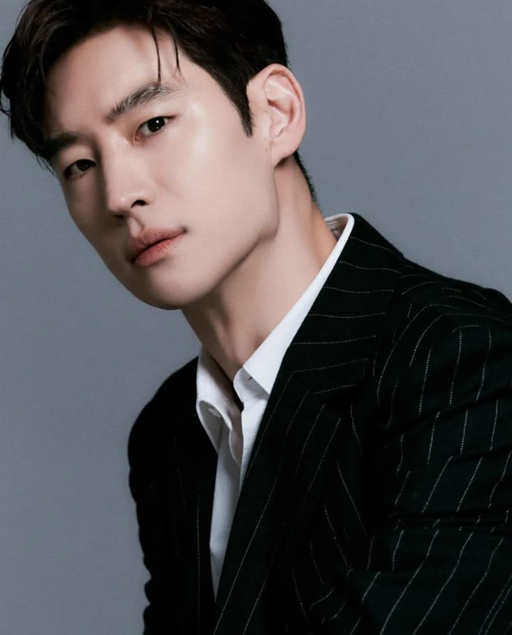 이제훈 tweet media