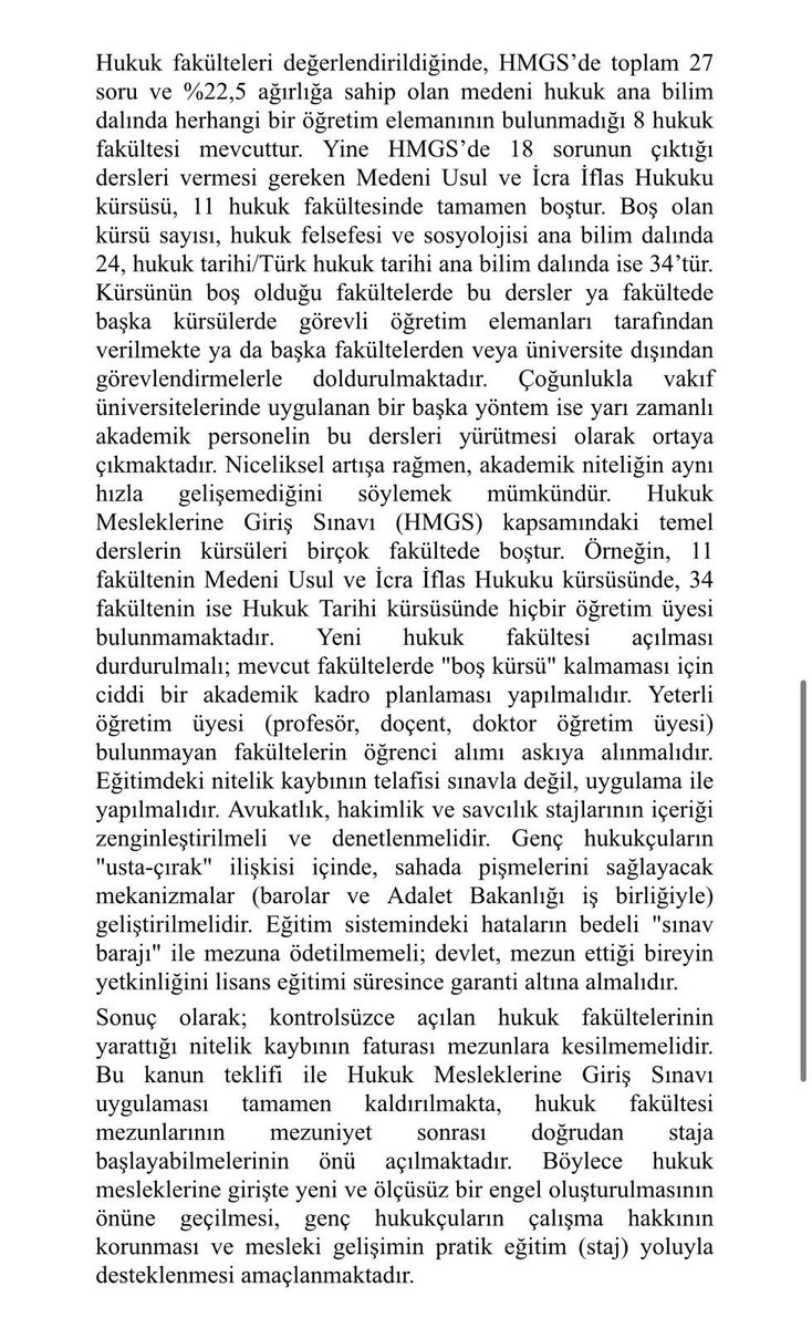 AvOnurDusunmez's tweet photo. Hukuk fakültesini binbir emekle bitiren binlerce genç, bugün mesleğine adım atamıyor. Neden mi? Çünkü #HMGS bir nitelik ölçütü değil, bir "eleme sopası" ve "piyasa aracı" haline geldi! Fakültede olmayan derslerden soru sormak adil mi? Fahiş sınav ücretleri, denetimsiz kurslar sosyal devletle bağdaşır mı? Gençleri "hukuk teknisyeni" adı altında güvencesiz çalışmaya iten bu sisteme dur diyoruz! HMGS bir bariyerdir; anayasal çalışma hakkının gasbıdır! Staj hakkı engellenemez. Sınav kaldırılsın, nitelik sorunu mezunla değil, kontrolsüz açılan fakültelerle çözülsün! Hukuk mesleklerine girişte getirilen HMGS uygulaması, yargının kurucu unsuru olan savunma makamını niteliksizleştirmekte ve genç meslektaşlarımızı sistemin dışına itmektedir. 

Hazırladığımız Kanun Teklifi ile bu adaletsizliğin son bulmasını talep ediyoruz. Mesleğimizin onurunu ve gençlerin çalışma hakkını savunmak hepimizin görevidir.

#GençAvukatlar#HMGS#HMGSKaldırılsın #AdaletHerkesİçin#GençHukukçuGeleceksizDeğil