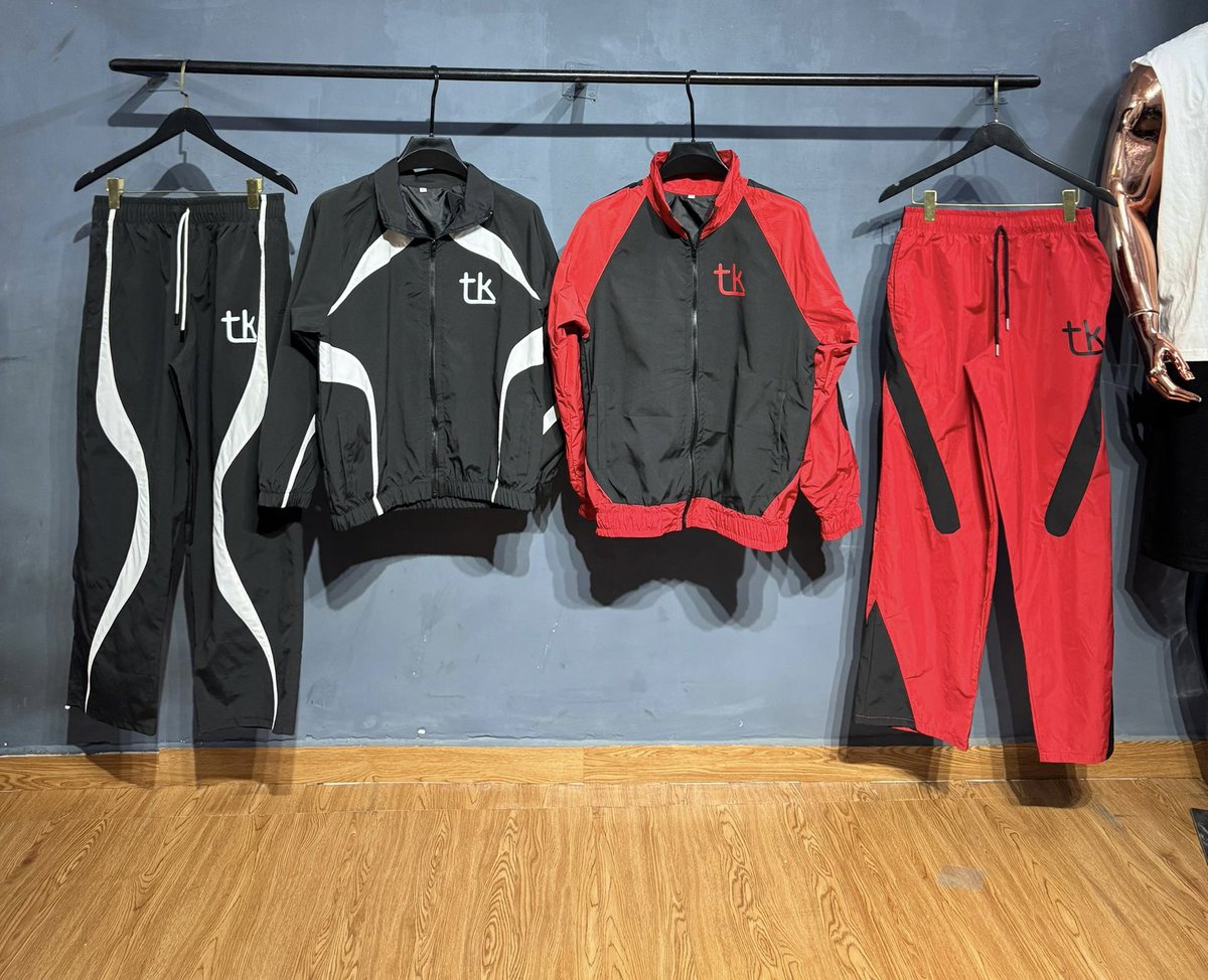 itzteekay's tweet photo. TEEKAY PREMIUM QUALITY TRACKSUIT 
AVAILABLE NOW
PRICE-75k

📍Location: Port/harcourt 

    Nationwide delivery 🚚📦 https://t.co/TWCgfO3S78