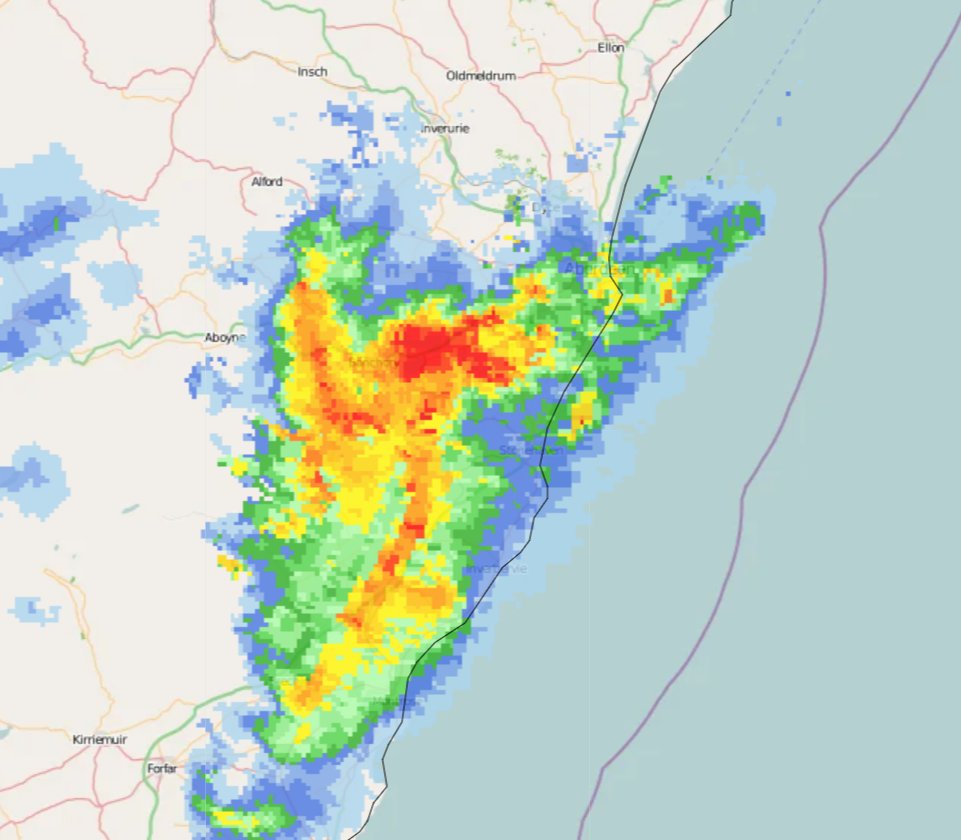 UK Thunderstorm Updates tweet media