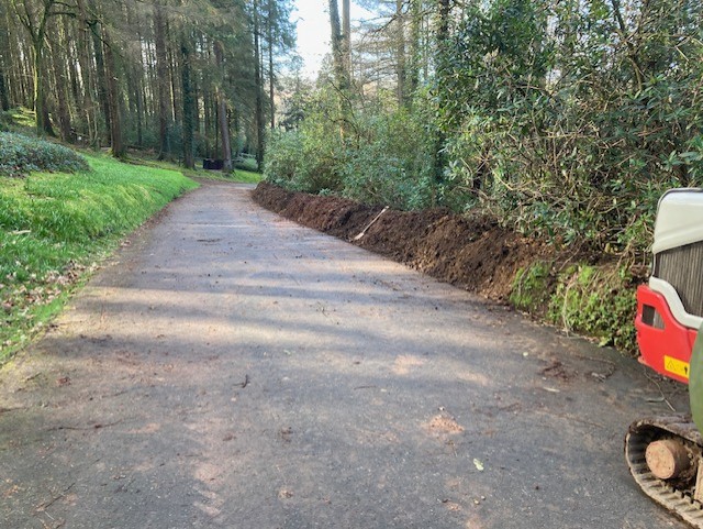 WiscombePark's tweet photo. Great work by the Wiscombe Park volunteers on Wednesday getting our wonderful venue ready for the 2026 season - our 68th!
#wiscombepark #wiscombehillclimb #speedevent #speedhillclimb #hillclimb #motorsport #sharethepassion https://t.co/yuhiTDrlmG