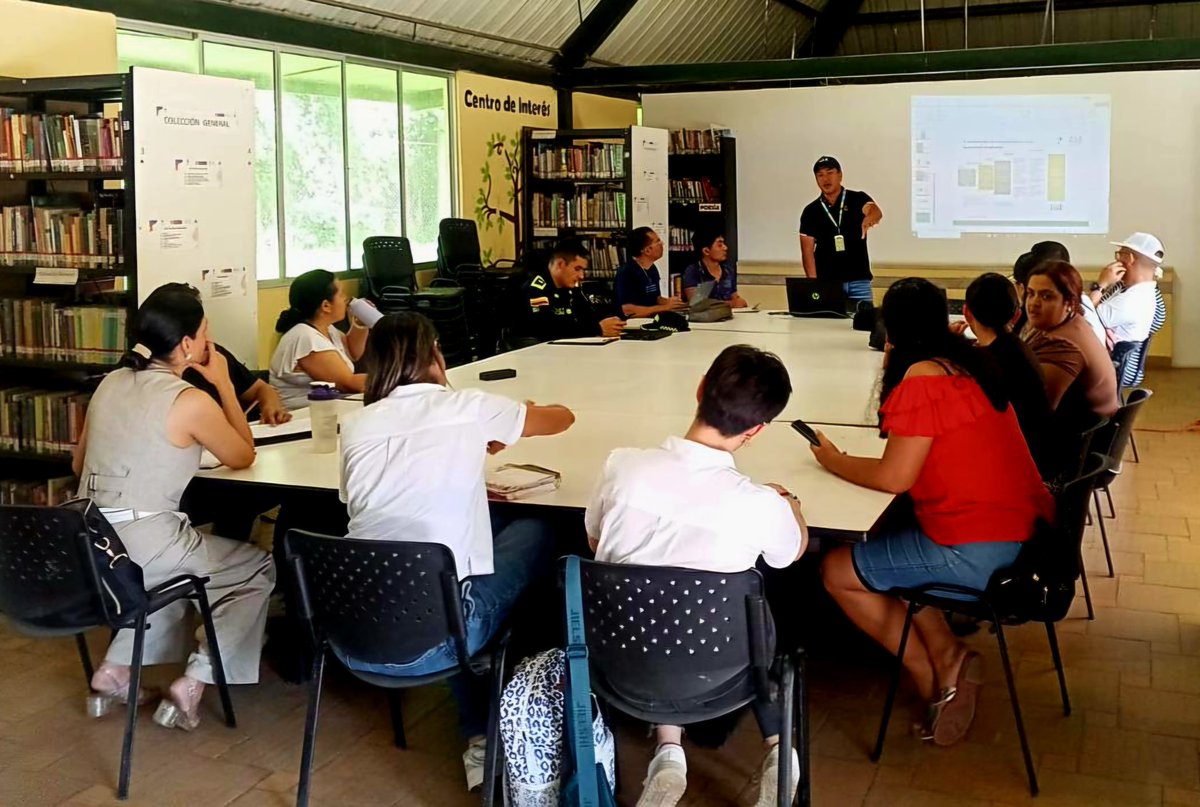 SBVerdeCund's tweet photo. En un espacio de coordinación intersectorial, acompañamos la primera sesión del #CIDEA de #Guaduas donde se contó con la participación de diferentes entidades y organizaciones 🤝 para trabajar conjuntamente en la conservación y el manejo sostenible del entorno. 🤲 https://t.co/4Pt9NlhL7G