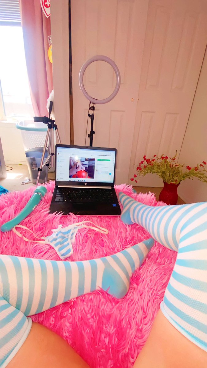 Brandi Kassidy 🌻💋 tweet media