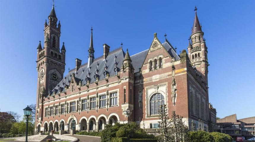 robbertleusink's tweet photo. The entire framework of international law traces back to a Spanish Dominican friar most people have never heard of

Francisco de Vitoria argued in 1532 that indigenous Americans had sovereign rights under natural law

Hugo Grotius built his theory of international law directly on Vitoria's foundation

The Hague's Court of Justice runs on 16th century Catholic scholasticism