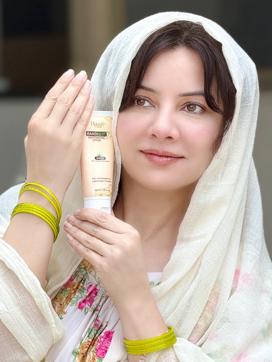 Rabipirzada's tweet photo. "کیا آپ جانتے ہیں ہاتھ اور پاؤں کے لیے کریم کیوں ضروری ہے؟
Benefits:
✅ Removes dryness and roughness
✅ Makes the skin soft and smooth
✅ Prevents cracks and hardness
✅ Gives hands and feet natural softness and beauty
#Rabipirzada #Hayabyrabi #Skincare #Handandfootcream https://t.co/vjNDa2njHY