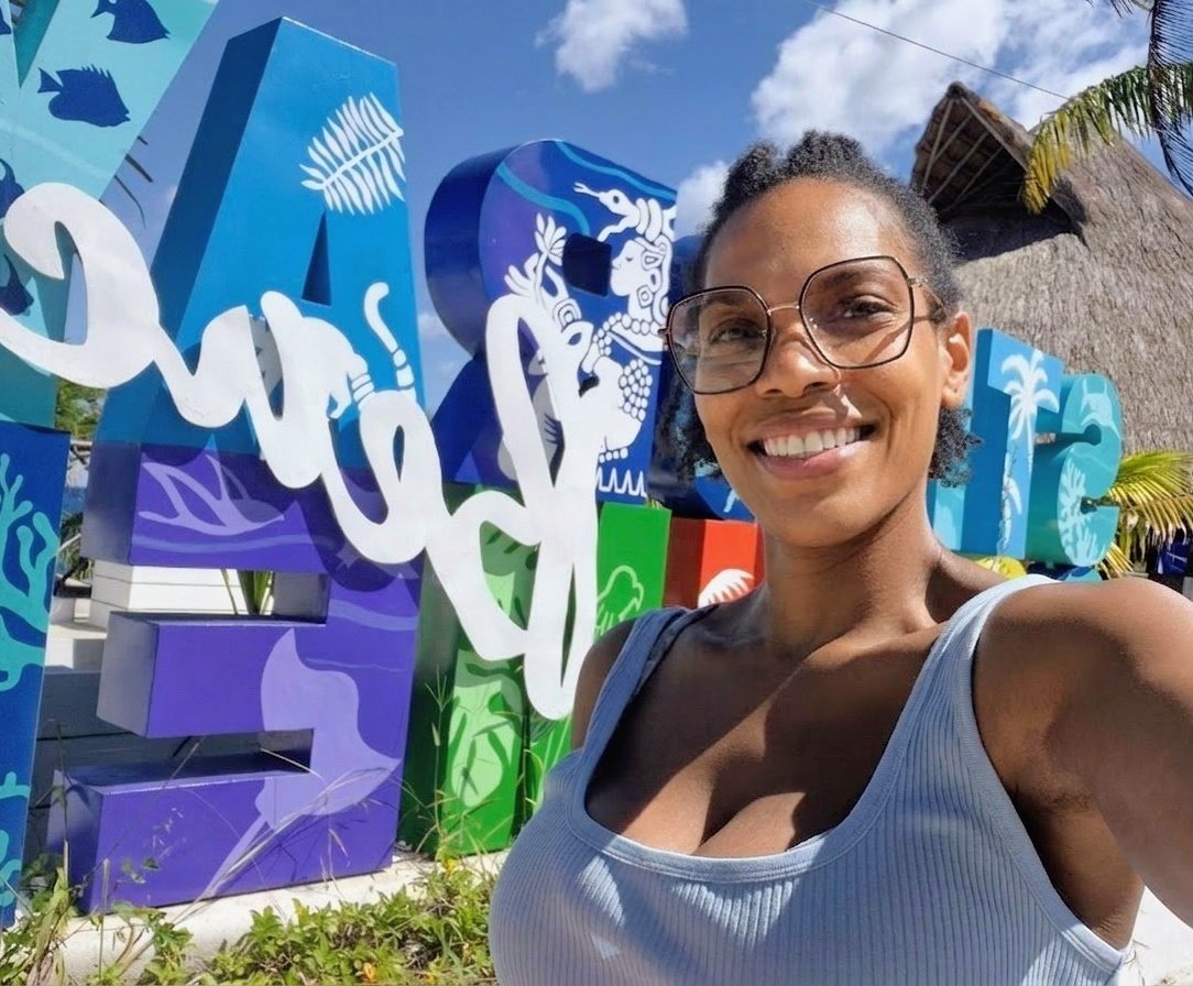 DestineeVibes's tweet photo. Happy Thursday 🌞
This colorful spot has me feeling good as we head to the end of the week! 💛
What’s got you feeling good today? Tell me 👇🏾
#MelaninMagic #MidWeekGlow #ThursdayVibes https://t.co/YQPf3zINvn