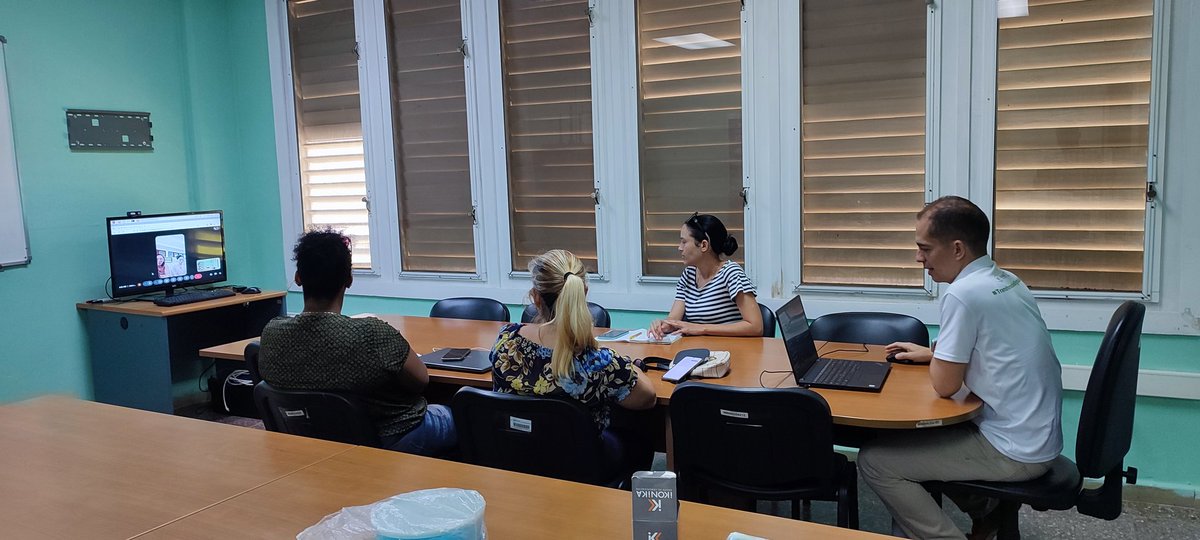 XAVIA Salud UCI tweet media