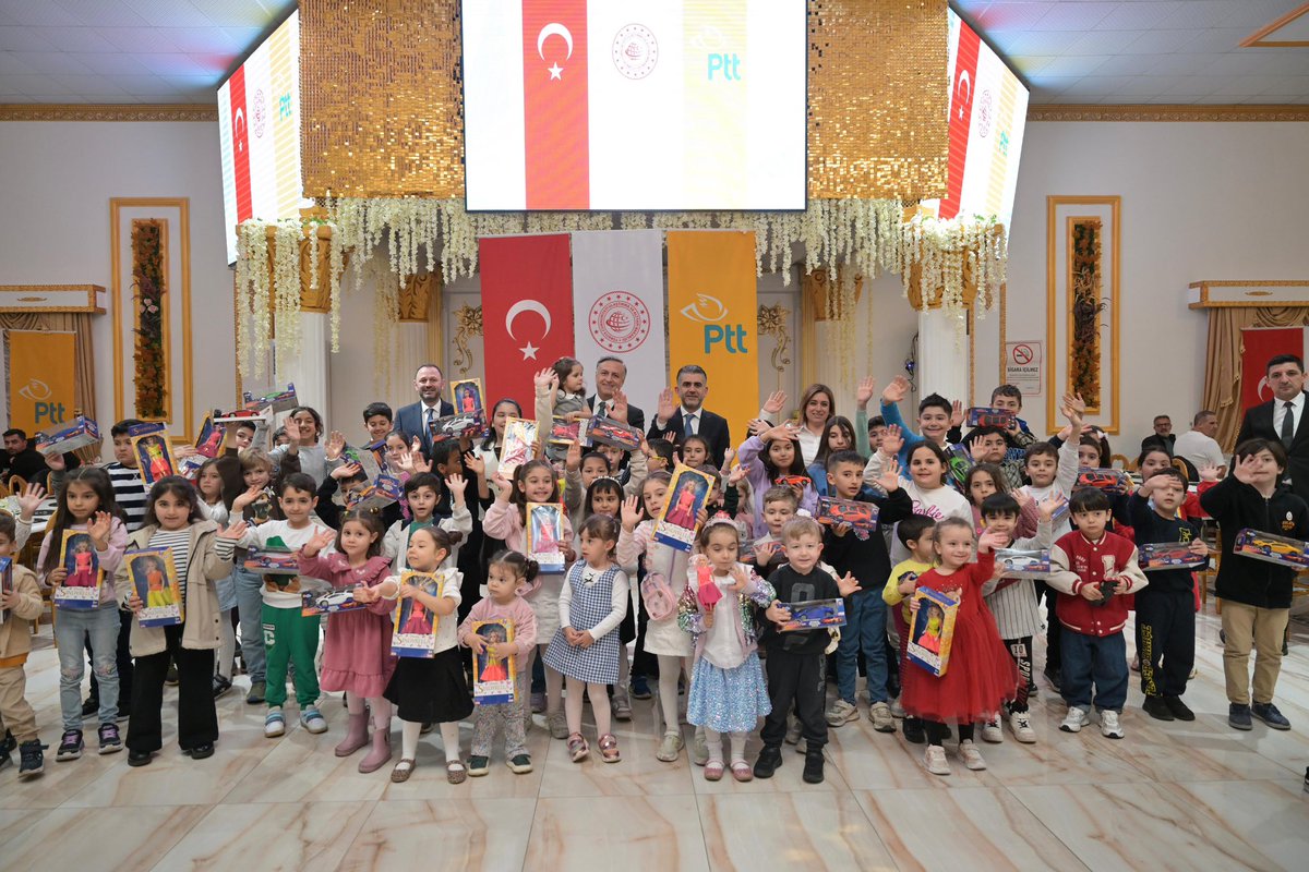 PTTKurumsal's tweet photo. Bizleri bereketiyle saran mübarek Ramazan-ı Şerif’in manevi ikliminde; #PTT 13. Bölge Müdürlüğümüz bünyesinde görev yapan çalışma arkadaşlarımızla, Genel Müdür Yardımcılarımız Sayın Emrah Yoğurtçu ve Sayın Fatih Tezcan’ın katılımlarıyla iftar sofrasında bir araya geldik.

İçinde bulunduğumuz bu mübarek ayın huzur ve sevincini PTT Ailesi olarak hep beraber yaşadık.