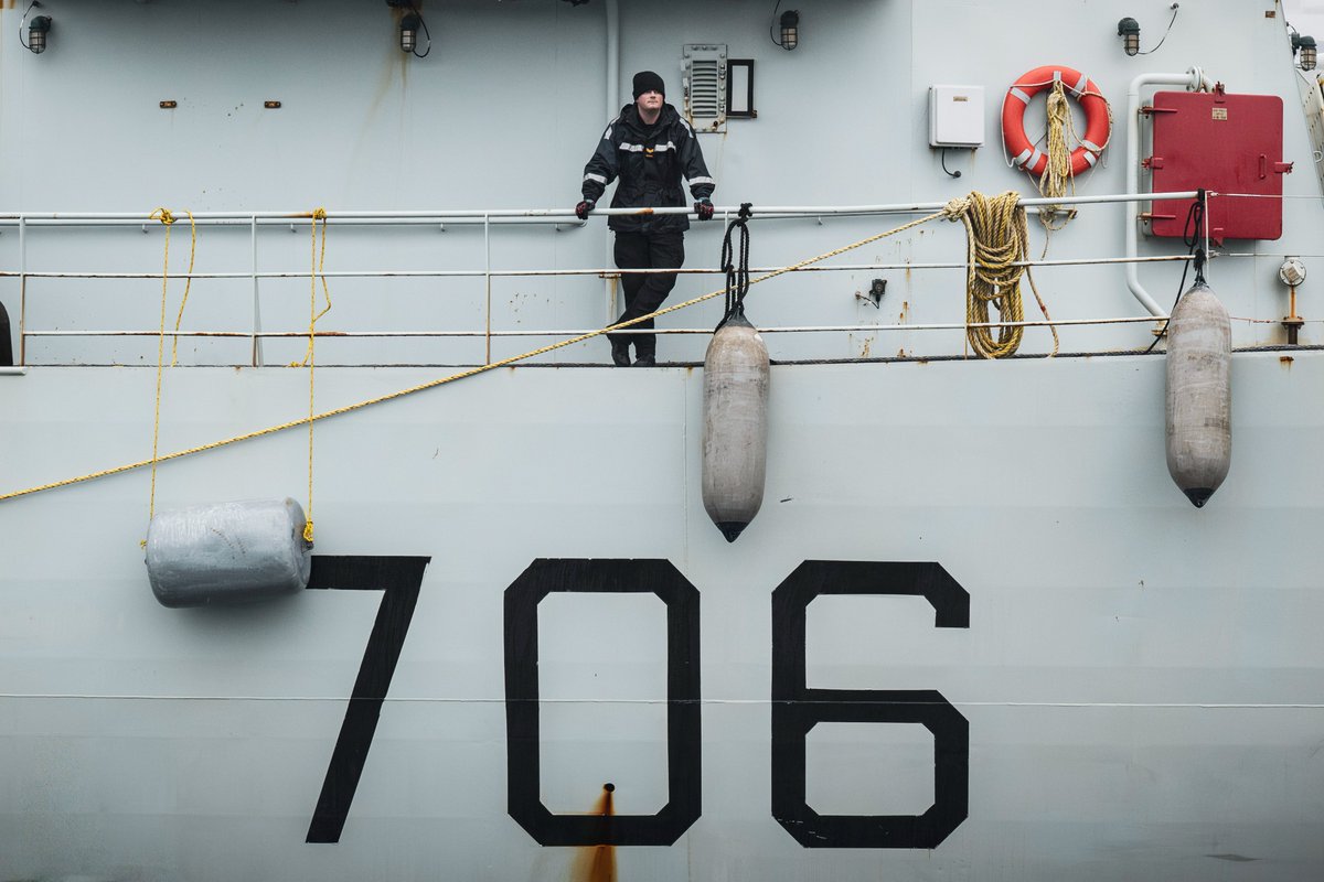 Royal Canadian Navy tweet media