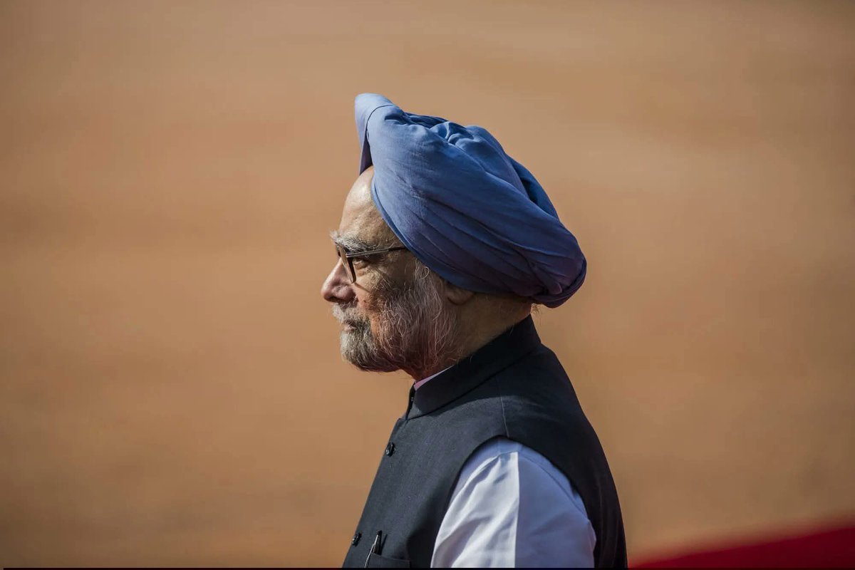 TheAnilkumarG94's tweet image. तो दिवस दूर नाही, जेव्हा अख्खा देश स्फटिकासारख्या स्वच्छ चारित्र्य आणि प्रामाणिक नियत असलेल्या या माणसाची माफी मागेल…

स्वर्गीय Manmohan Singh जी. 🥺

#Manmohansingh #India