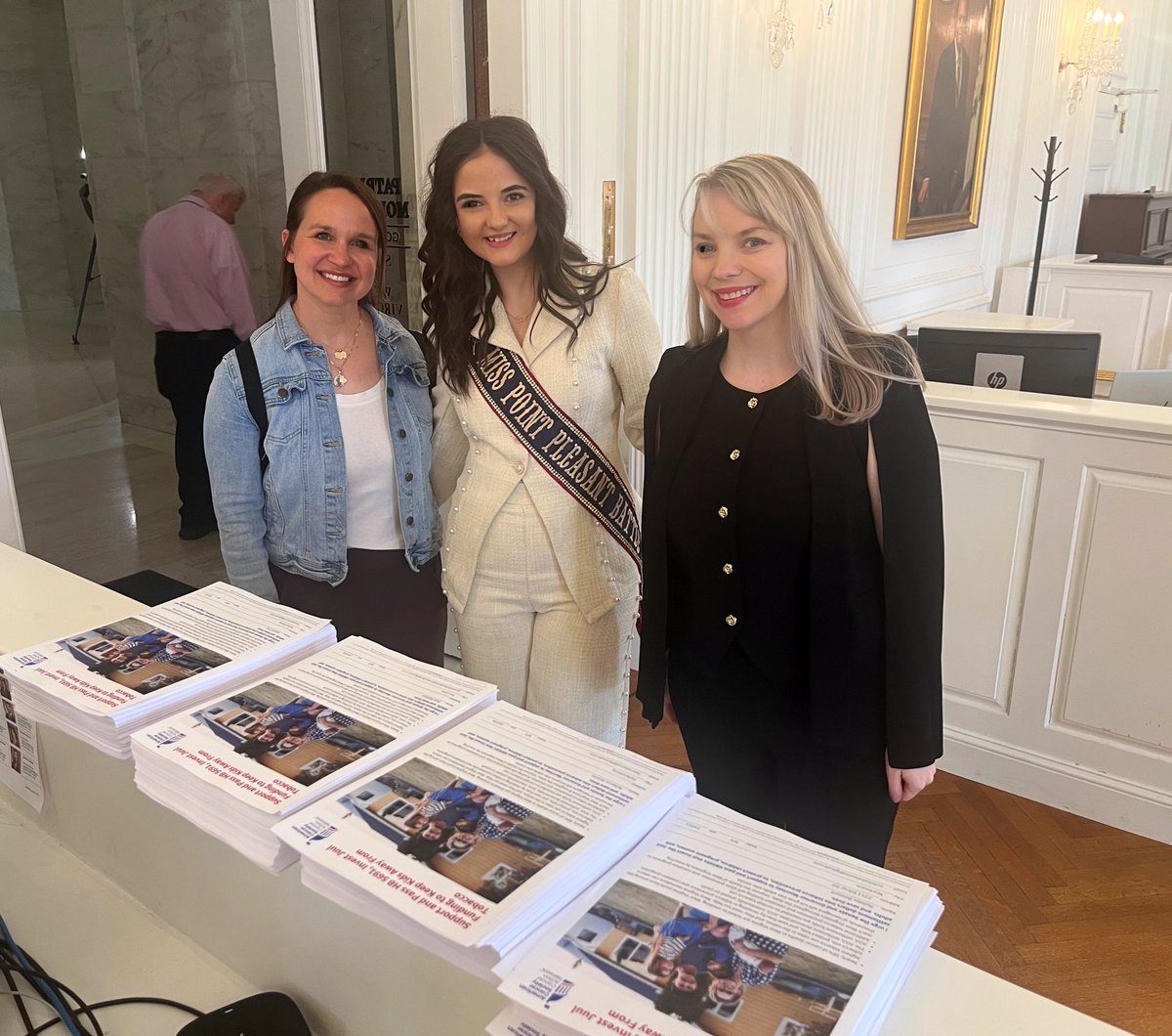 Capitol drop off ✅
1,200+ petitions from West Virginians in all 55 counties in support of one bill. HB 5691 directs JUUL funds to youth vaping prevention. It passed the House—now it’s the Senate’s turn to vote YES on HB 5691. <a href="/wvlegislature/">WV Legislature</a>