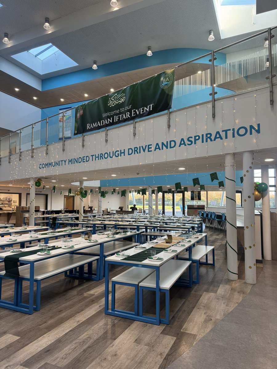 Miss M. Larsen tweet media