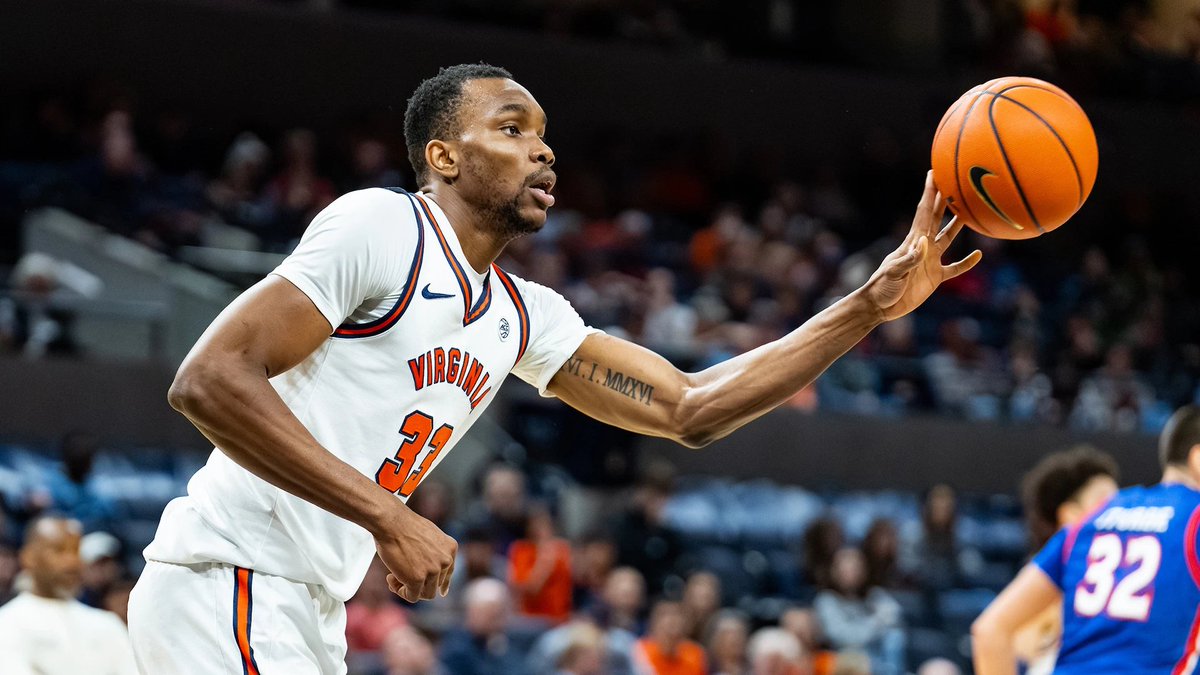 CBKReport's tweet photo. Ugonna Onyenso just put on a defensive masterclass for the Hoos 💪
8 PTS
6 REB
1 STL
8 BLK
UVA moves to 28-4. 👀 https://t.co/44VIGD7i5S