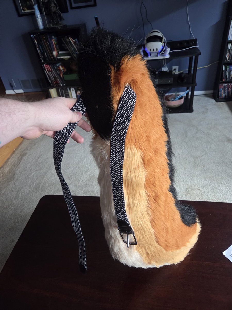 FortunePayback's tweet photo. There we go! I unfortunately had to restart, but I have a tail now! Ended up a bit more chunky than I think I would have liked, but i'm overall pretty happy with it.

Used the pattern from @_Neffertity_, with some adjustments. ^^ https://t.co/zz4gAJmkBw