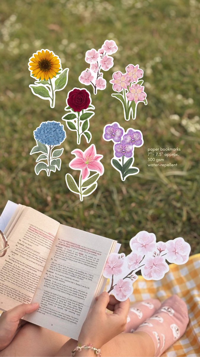 _aracreates's tweet photo. 1/2 Hiiii. so excited to be sharing with ü our first art catalog ✿

~ of florals and skies , beautiful things we love 

dm to order. ˚ ༘◛⋆｡˚
PSA: our 🍊 will be back soon! 
(๑>؂•̀๑)ᕗ
.
.
.
.
.
#digitalart #illustrator #artistsupportartists #shopsmall #selfempowerment https://t.co/7uJzU9us35