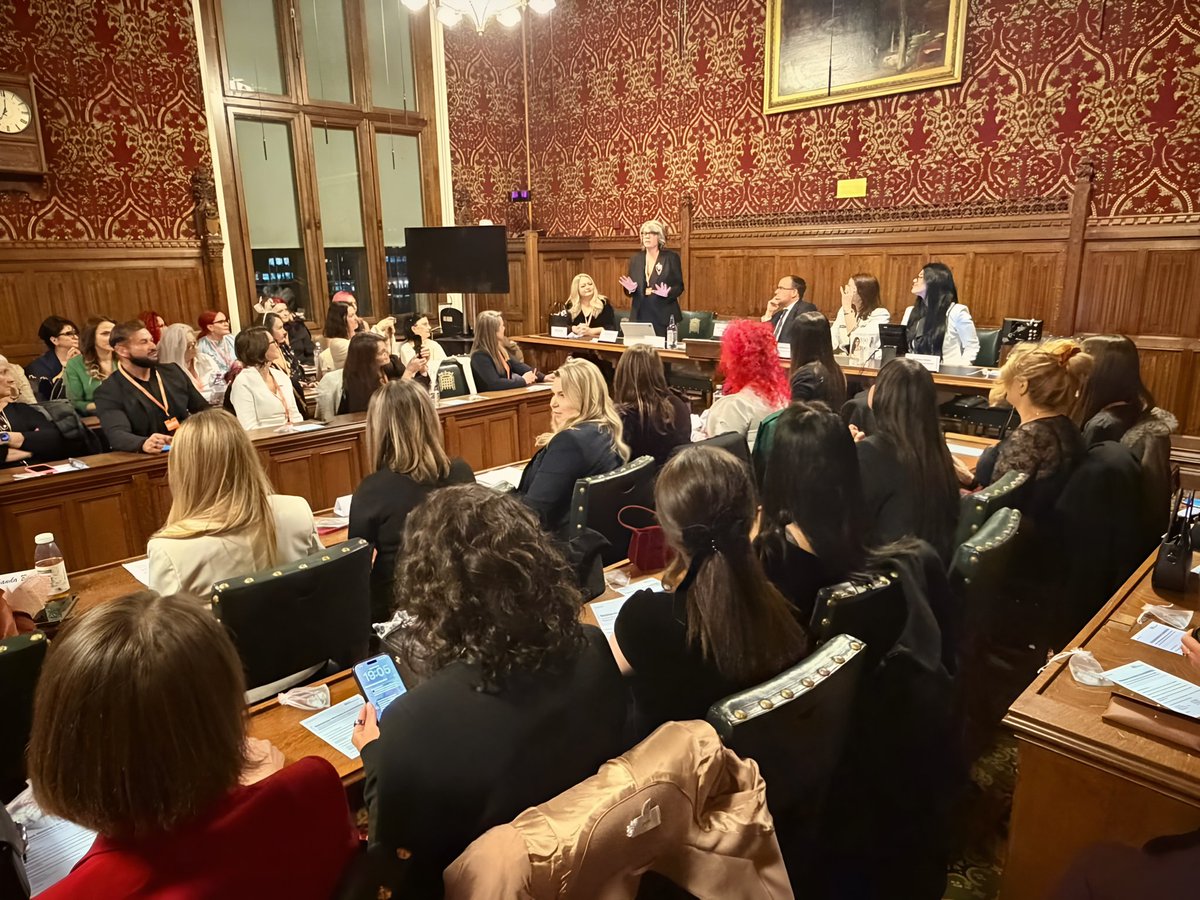 @ROCONECT tweet media