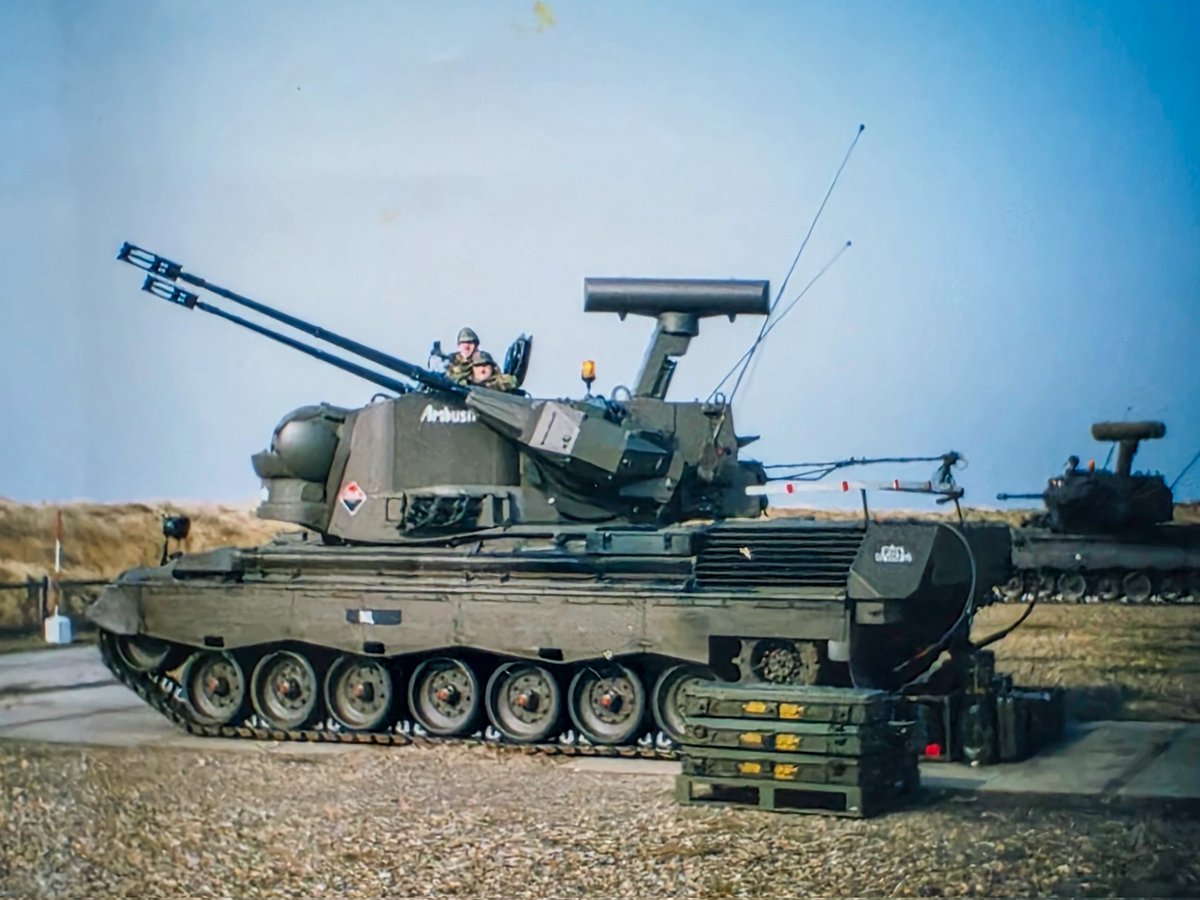 LooijengoedWim's tweet photo. Militaire dienst
Koninklijke Landmacht 1992-6 #Luchtdoelartillerie in den Helder
Foto's uit oude doos.
#prtl #stinger #uzi #schietsessie #wachtmeester #onderofficier
#dienstplicht apparaten staan nu in Oekraine. https://t.co/TMFbUk1h45