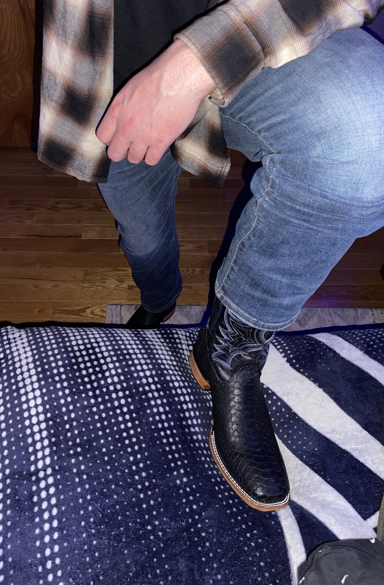 everythingnike4 (10K) tweet media