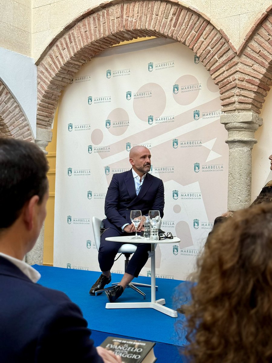 El gran <a href="/DELOSSANTOSLEAL/">Jaime M. de los Santos</a> en Marbella presentando su novela “El evangelio de Caravaggio” 

Un lujo tenerte en esta tierra amigo.