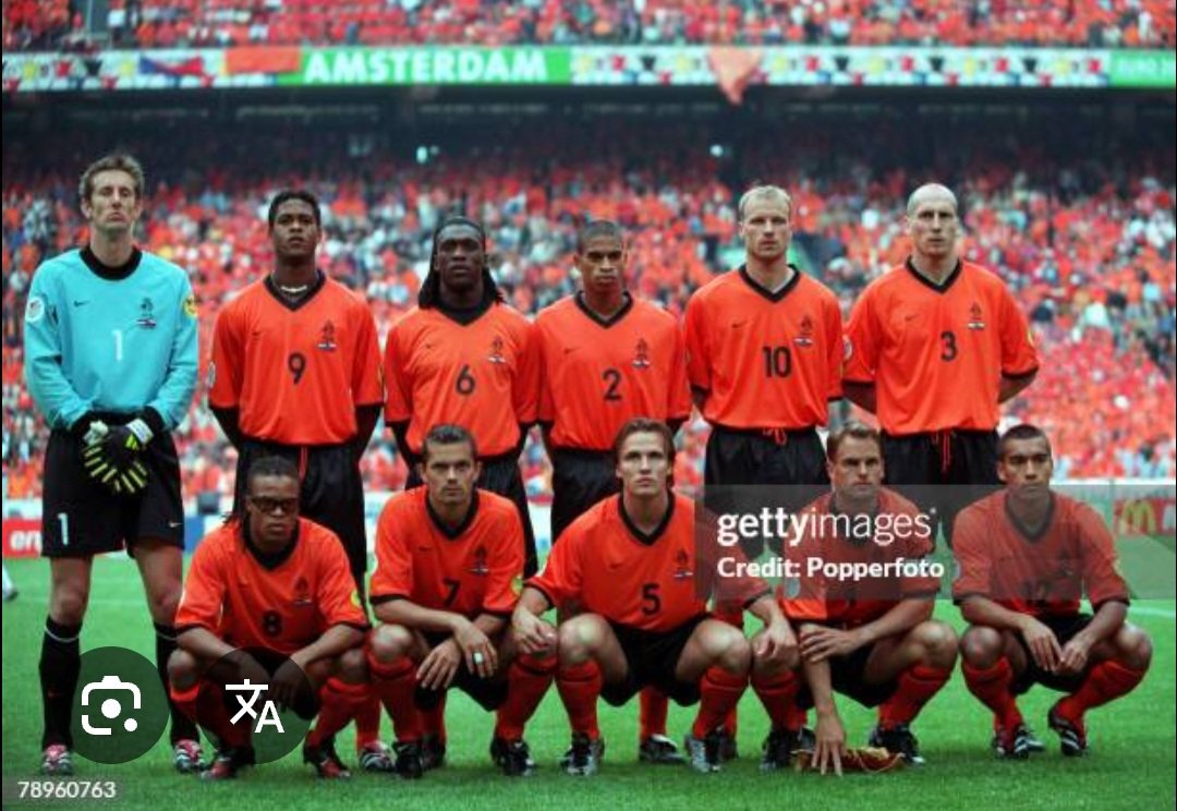 GGoutaille's tweet photo. @Footballogue Pays bas 1974 ou pays bas 2000 https://t.co/TZJAfqHCSB
