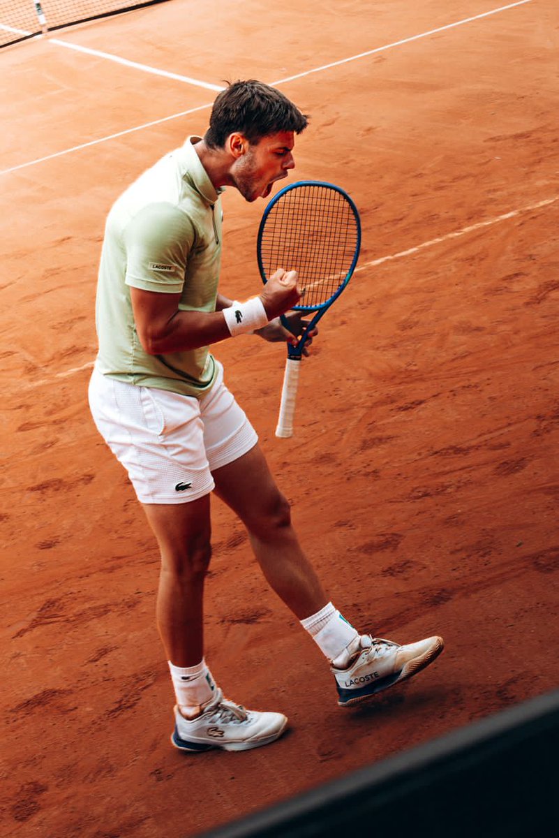 TityKayishema's tweet photo. Corentin Denolly, 3x winner of Rwanda Open M25 knocked out of Rwanda Challenger 2026

Today's Results

▪️ Arthur Gea (2) ✅ 6-1 Retired Sean Cuenin

▪️Zdenek Kolar (5) ✅ 6-1 6-2 Corentin Denolly

▪️Filip Cristian Jianu ✅ 6-3 7-6(5) Eero Vasa

▪️Stefano Napolitano ✅ 6-3 6(6)-7 6-1 Maximillian Neuchrist

Imikino ya 1/4 itegenyijwe kuri uyu wa Gatanu kuva 10h30:

▪️Napolitano v Gea (2) 
▪️Cecchinato (8) v Martin 
▪️Trungelliti (1) v Houkes 
▪️Jianu v Kolar

#Rwanda #Tennis #RwandaTennis #RwandaChallenger2026 #ATPChallenger