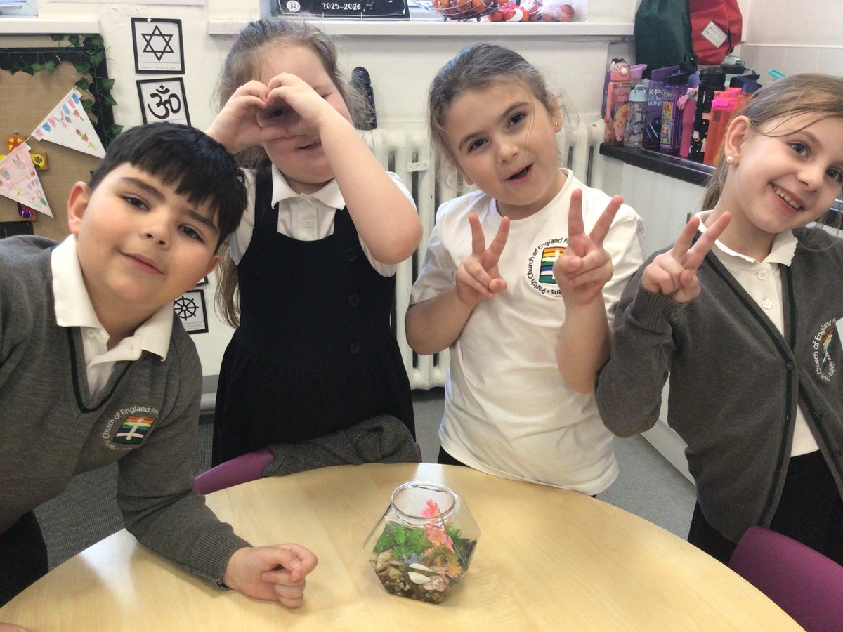 Mr Molyneux tweet media