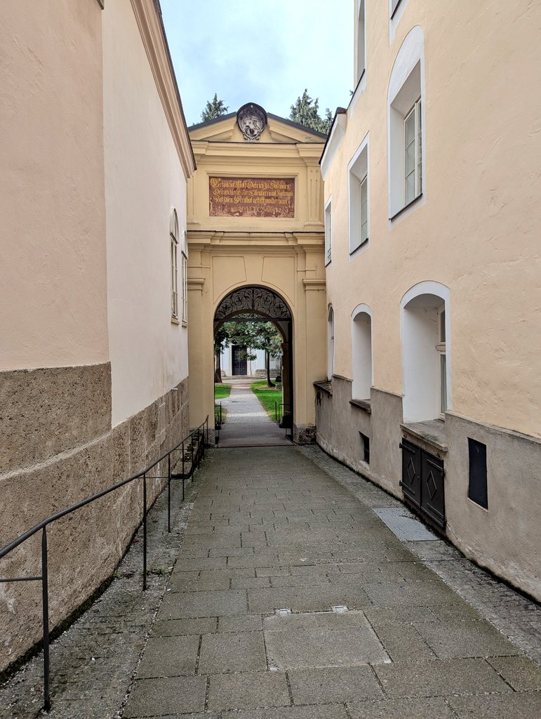 And finally, I went to pay my respects at the graves of Mozart's father &amp;  wife in St Sebastian's Cemetery in central #Salzburg. The great man himself is buried somewhere in a common grave (a standard plot for middle-class citizens at the time) in Sankt Marxer Friedhof in Vienna.