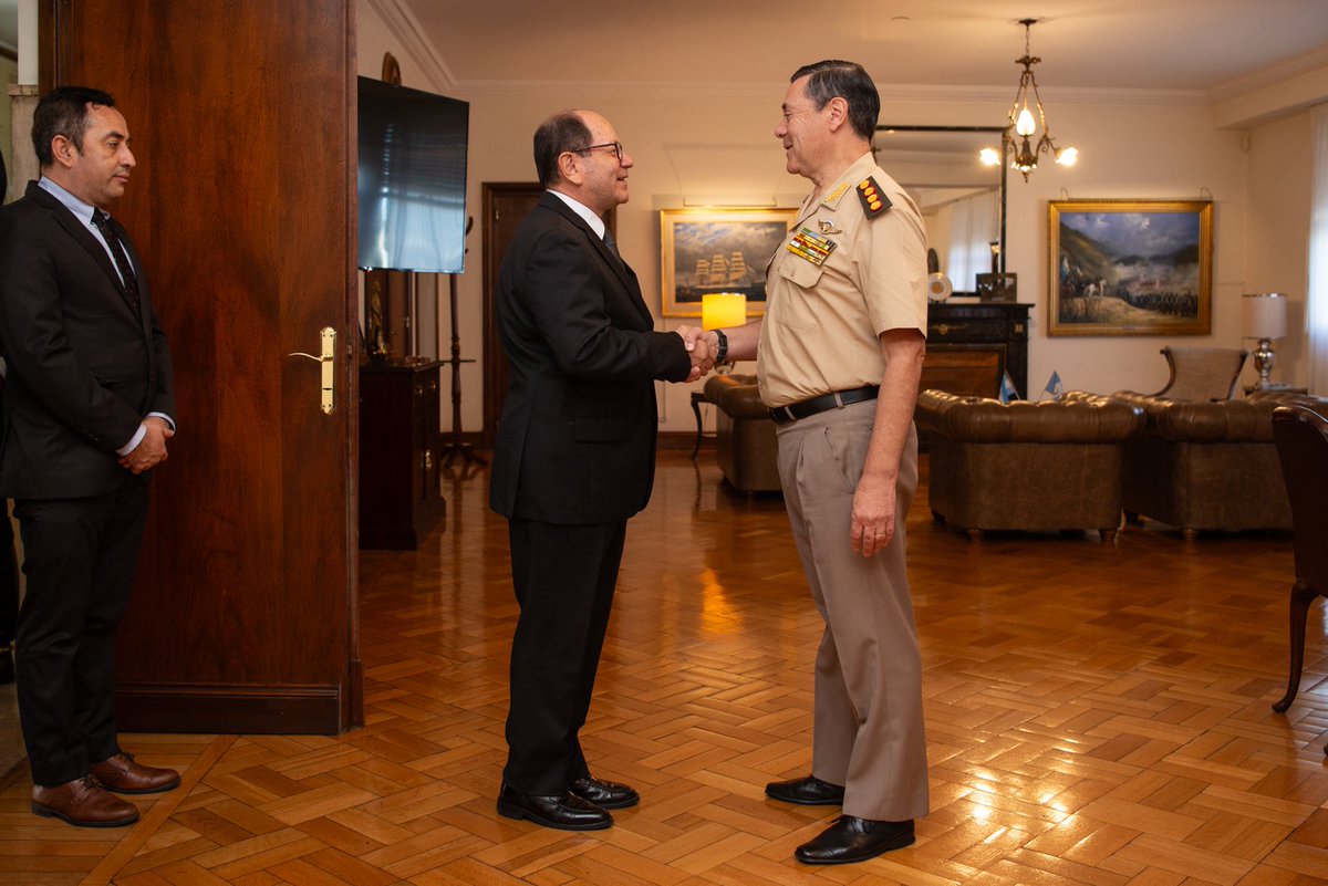 Ministerio de Defensa tweet media