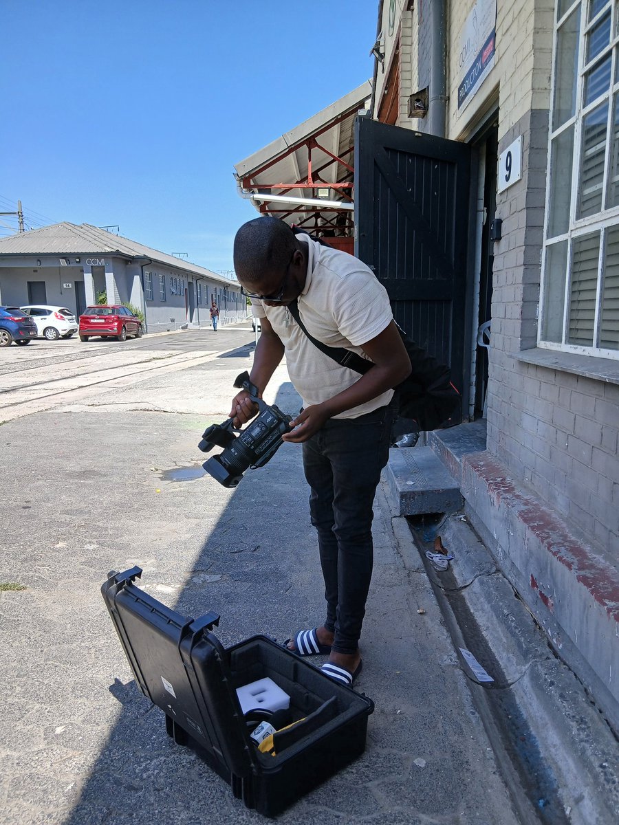 duck__taylor's tweet photo. PROOF OF LIFE OF AN PHECELOGIST 

Nobe kushushu kangakanani kodwa Ijob yi Job apha bendicholachola I evidence.

Let's call it a day!!! https://t.co/qMk7CoWFdi