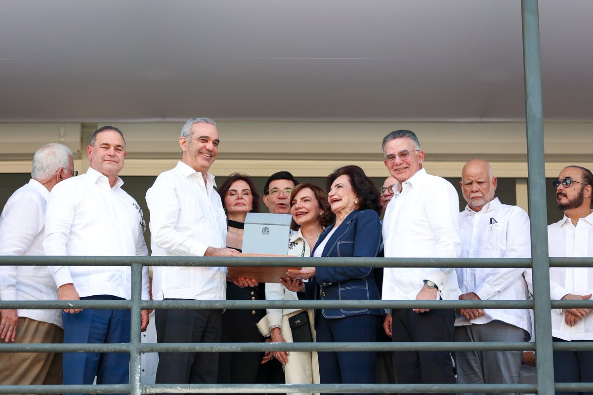 ALBERTOCAMINERO's tweet photo. El presidente @LuisAbinader encabezó la inauguración de la 38.ª Feria Agropecuaria Nacional 2026, organizada por el Patronato Nacional de Ganaderos, un espacio que proyecta el campo dominicano hacia el futuro con más tecnología, innovación y productividad. https://t.co/hfIHb5Zwd0