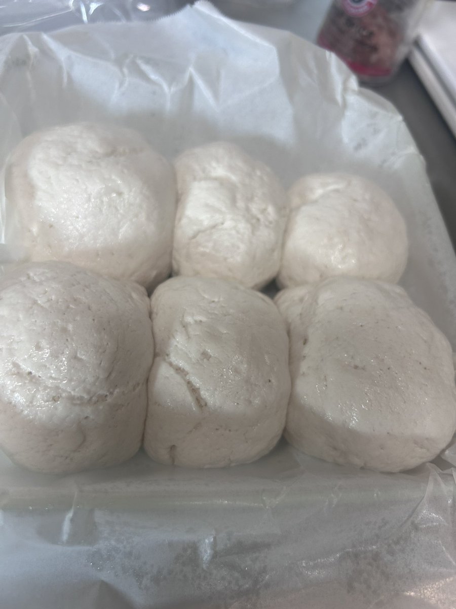 ren8theo's tweet photo. 倍くらいぷくぷくで可愛い🥹
まだ丸パンしか作れないけど
焼き上がりの次にこのぷくぷくが楽しみ https://t.co/xnBM5WpT1X