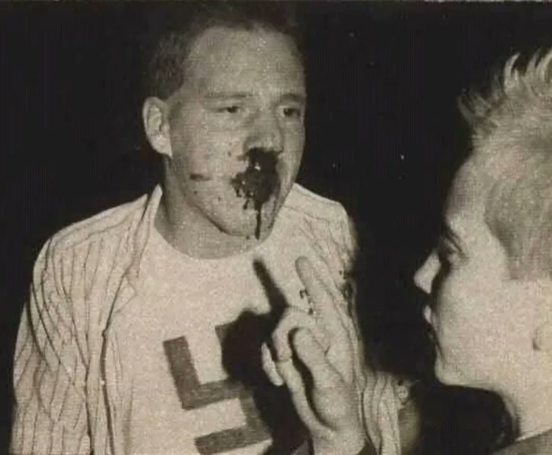 Antifa_Ultras tweet media