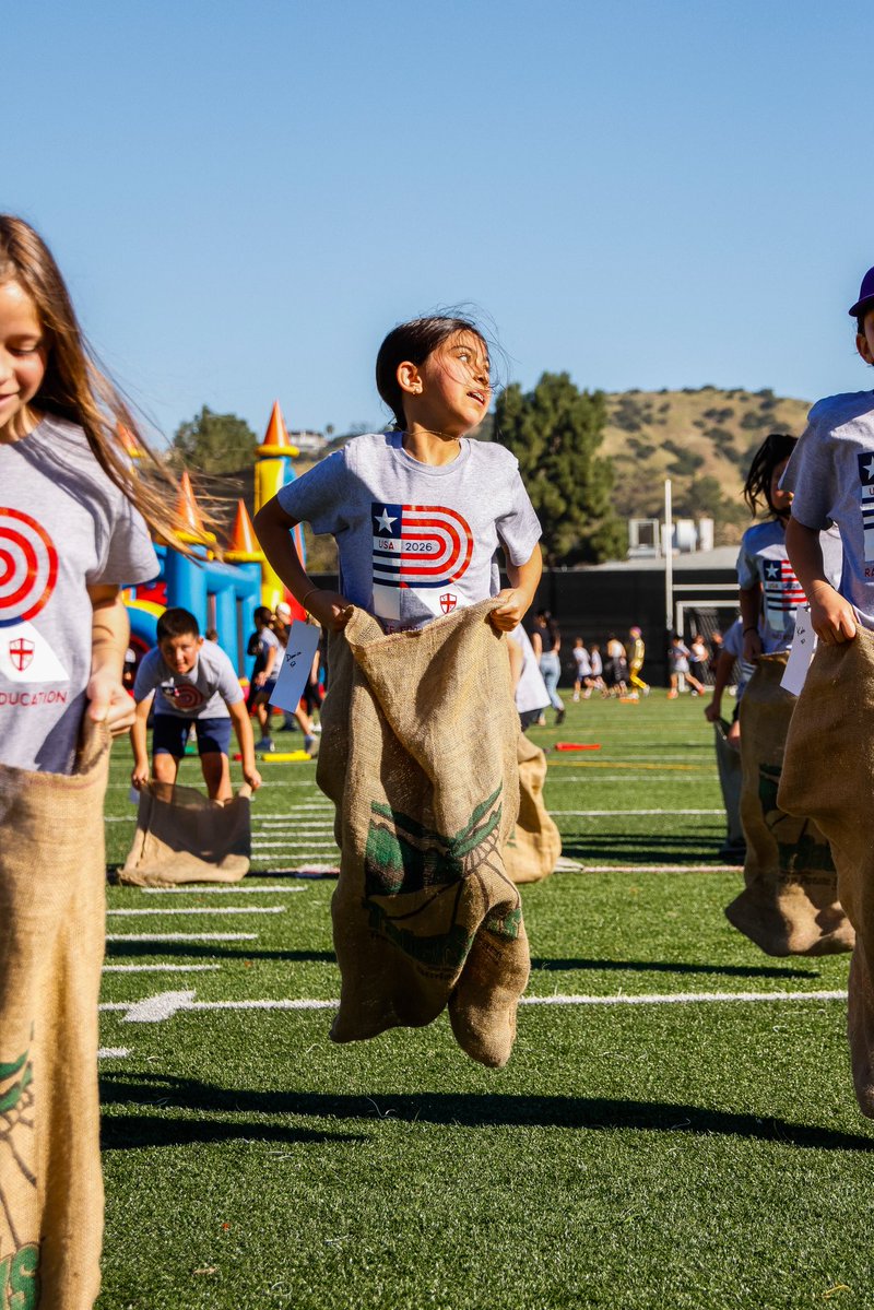 Village Christian School tweet media