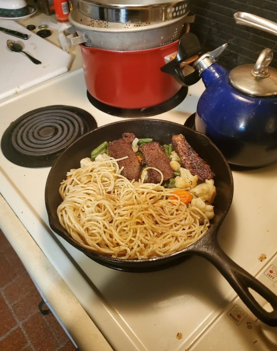 ungerleee's tweet photo. If anyone need a meal tonight and a relaxing evening door is open https://t.co/flGIW7DXvY