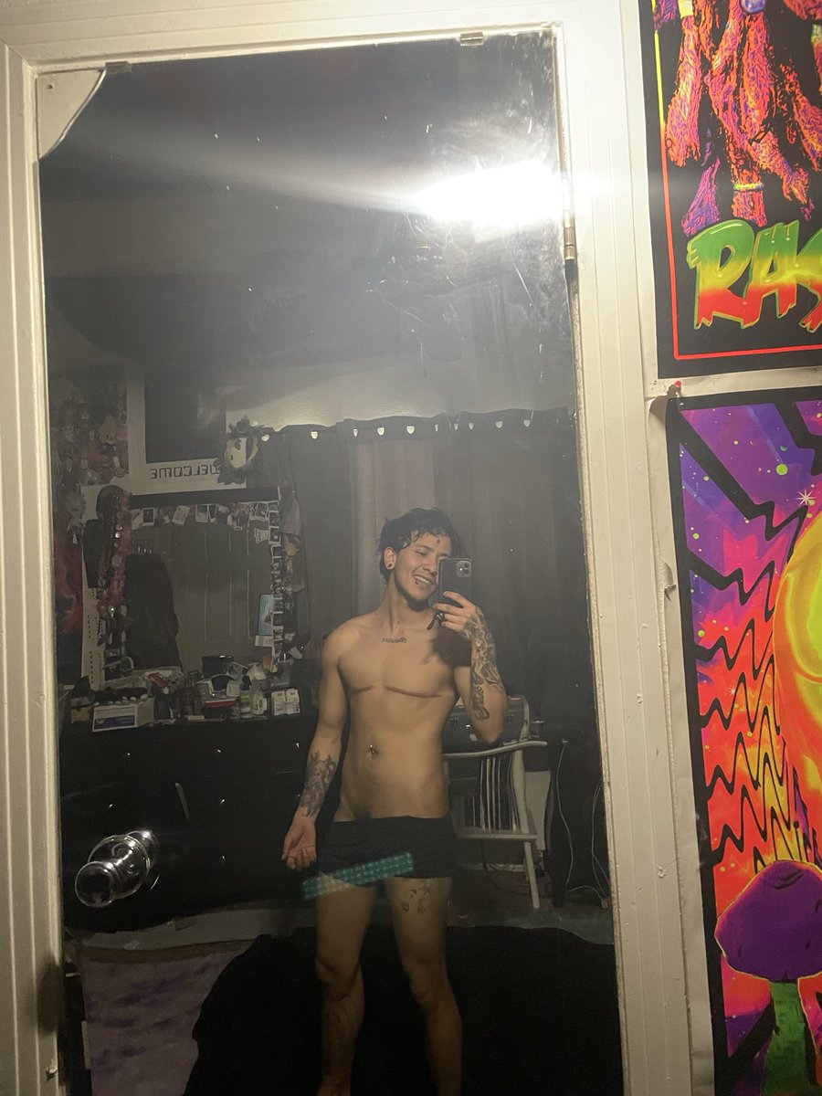 APrinceoflust's tweet photo. Leg day was a killer got over 150 reps of squats and lunges๐๐ฆตnow time to go play with my hole ๐๐ฆ Only on my Onlyfans https://t.co/c6yfHkgB4p come spoil me ๐ฅฐ
#ftm #onlyfans #transmasculine #emoboy #nonips #nsfw #lgbtq #muscles #straight #gay #bigclit #tdick #queer https://t.co/TTXlmr4T00