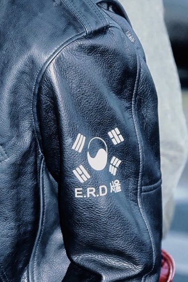 태극기를 달고 호주에 가는 일본인