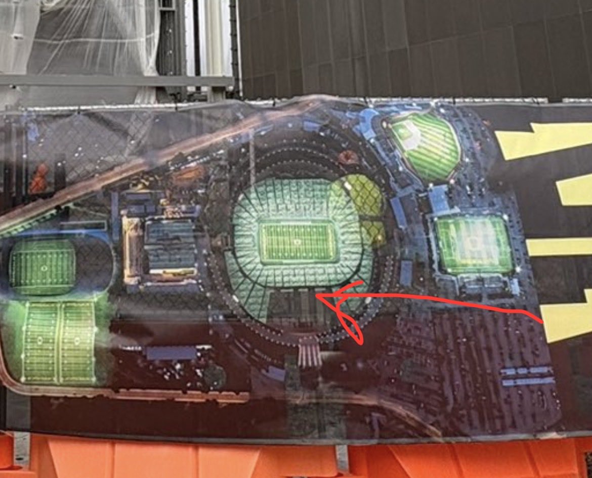 GLagzz's tweet photo. @OregonHomer @zacharycneel 😂 but it does...looks like glass roof over the stands with beams. Not covering the field https://t.co/rDJzheOCSs
