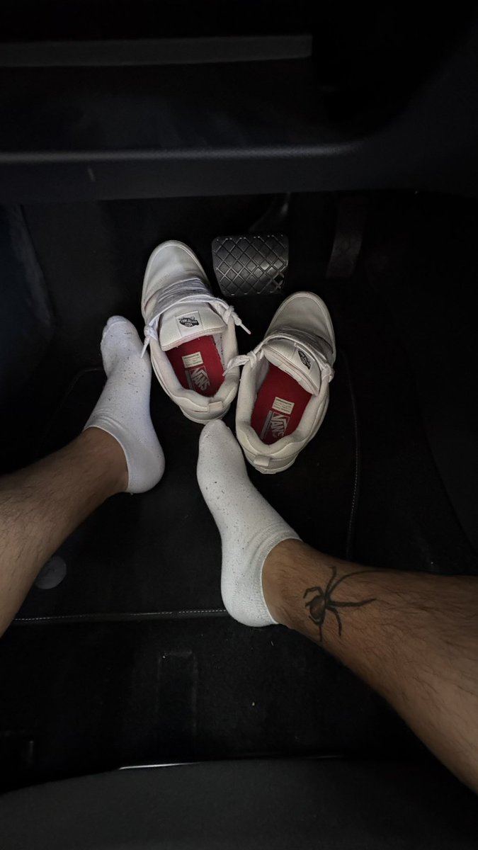 Estos tenis siempre están bien apestosos!