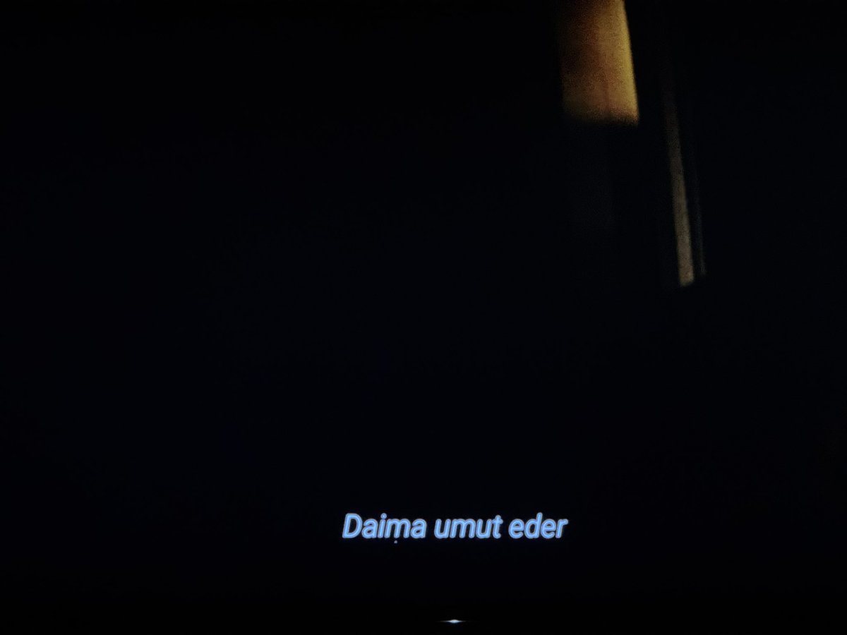 Kardelengdk's tweet photo. 🎬 : Trois Couleurs: Bleu, 1993 – Krzysztof Kieślowski https://t.co/wJMrZWjHKP