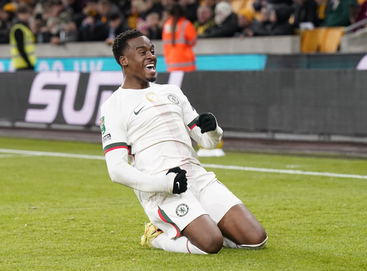 ActuFoot_'s tweet photo. « 𝘑𝘢𝘮𝘪𝘦 𝘉𝘺𝘯𝘰𝘦-𝘎𝘪𝘵𝘵𝘦𝘯𝘴. 𝘑'𝘢𝘳𝘳𝘪𝘷𝘦 𝘫𝘦𝘶𝘯𝘦, 𝘫'𝘥𝘰𝘯𝘯𝘦 𝘱𝘢𝘴 𝘢𝘷𝘢𝘯𝘵 𝘥'𝘵𝘢𝘱𝘦𝘳 𝘢𝘶 𝘵𝘰𝘱.

𝘈𝘷𝘢𝘯𝘵 𝘥'𝘵𝘢𝘱𝘦𝘳 𝘰𝘯 𝘵𝘰𝘲𝘶𝘦, 𝘰𝘯 𝘴𝘰𝘳𝘵 𝘭𝘢 𝘧𝘦𝘶𝘪𝘭𝘭𝘦 𝘥𝘦 𝘮𝘢𝘵𝘤𝘩 𝘫'𝘴𝘶𝘪𝘴 𝘵𝘰𝘶𝘫𝘰𝘶𝘳𝘴 𝘦𝘯 𝘢𝘵𝘵𝘢𝘲𝘶𝘦. » 🎶

PLK ✖️ La Rvfleuze c’est tellement fort. 😮‍💨🍗

(L’album est masterclass au passage)