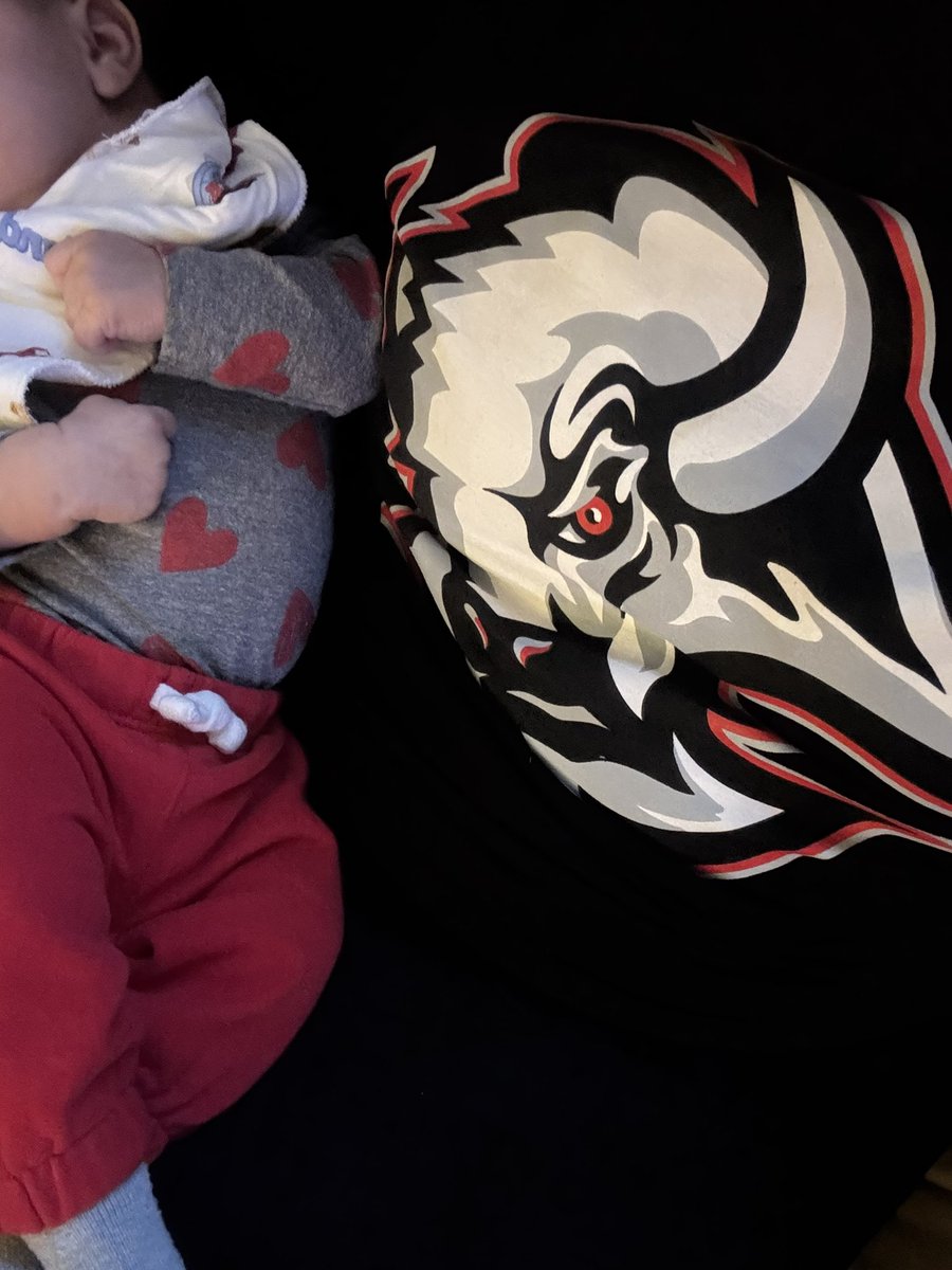 Sam 🧡🤎 tweet media