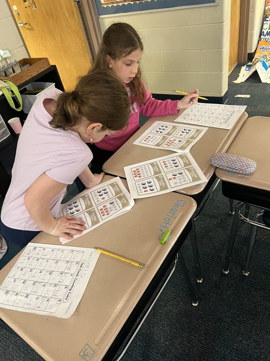 awlsmo's tweet photo. Money π° Money π° Money π° Students counting coins and spending at a restaurant! #communicationandcollaboration https://t.co/DNrE1hL7Py