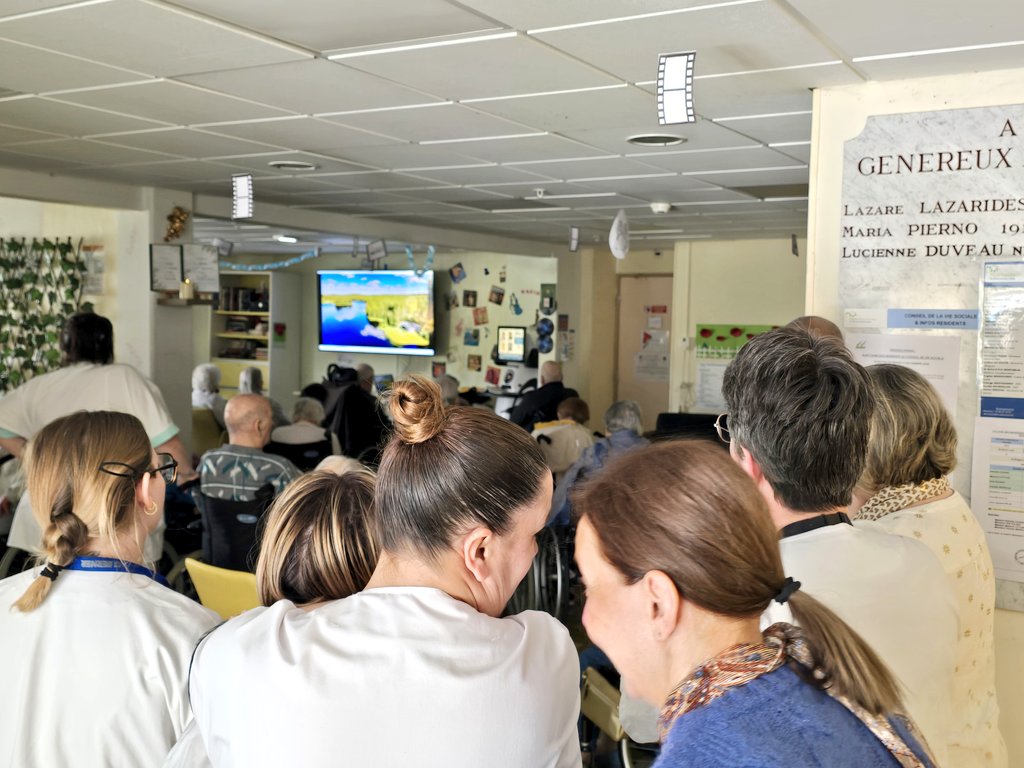 Hello Art Up tweet media