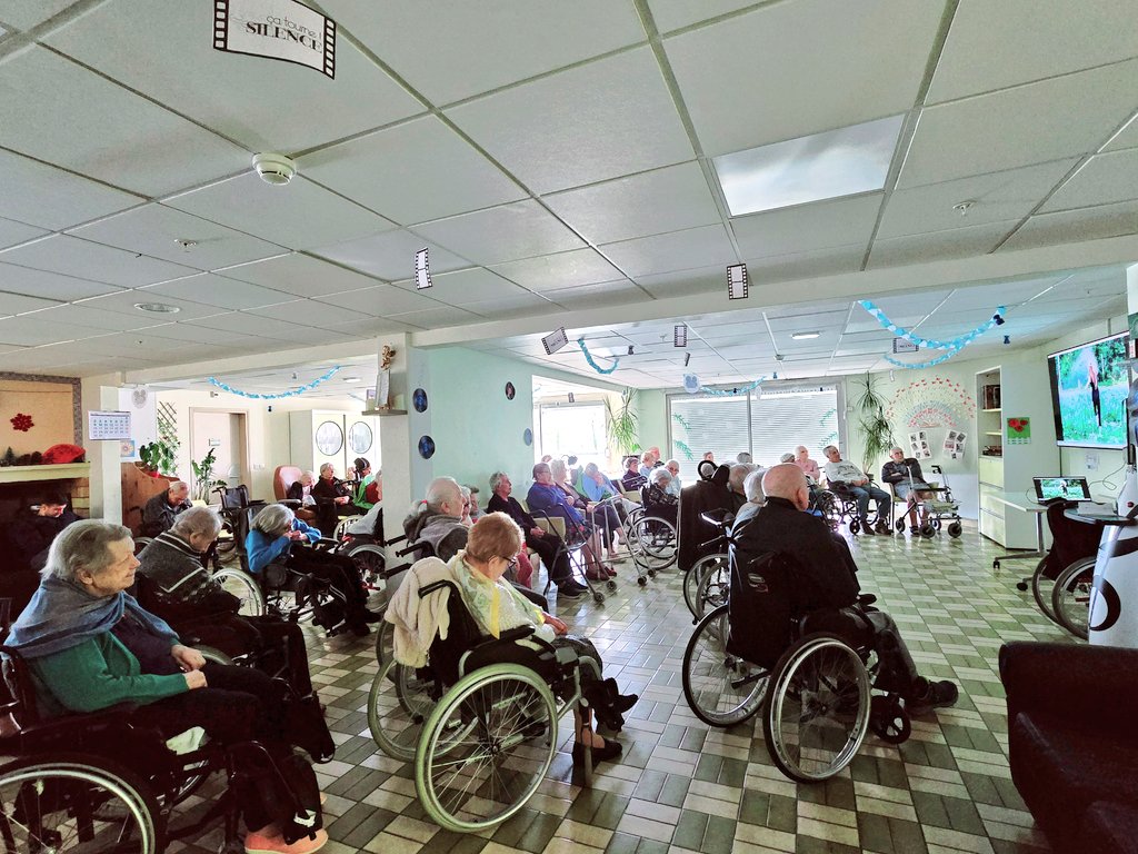 Hello Art Up tweet media