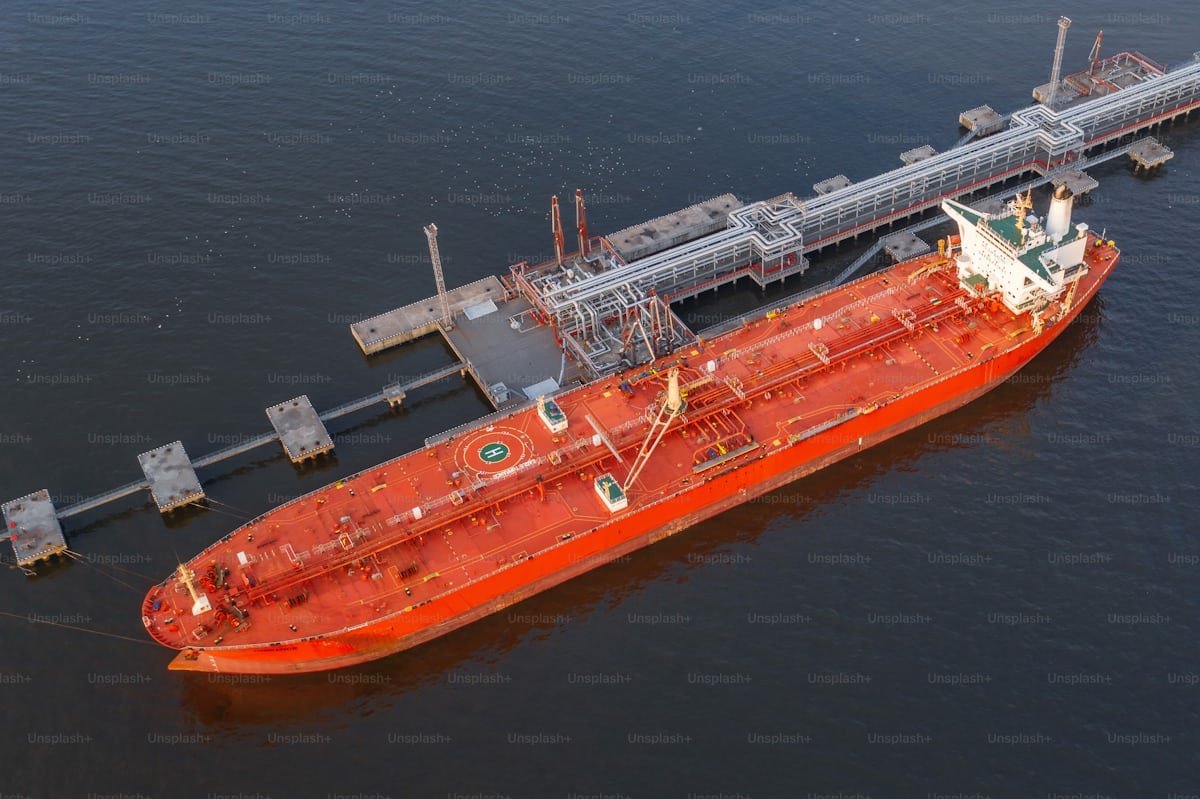 captsingh's tweet photo. The next crisis: Ship fuel availability.

With Hormuz closed, bunker fuel prices are soaring. FO up 30% to $650/ton. DO has doubled to $1,200/ton. Some suppliers have stopped forward orders entirely .

~500,000 TEUs of container capacity is already stranded in the Gulf .

Ships need fuel to move. If they can't refuel, they can't leave. If they can't leave, the backlog becomes a permanent blockade.

The strait is closed. The fuel is running out. ⚓