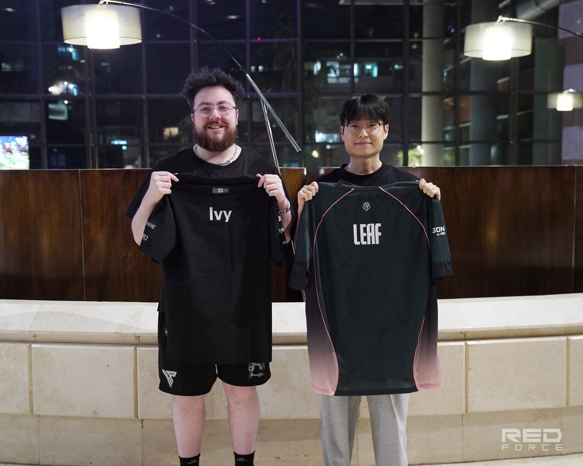 [📸PHOTO] #VALORANT Jersey Swap 👊🍃 w. @Ivy_vlrt @G2VALORANT @leaf_cs # ...