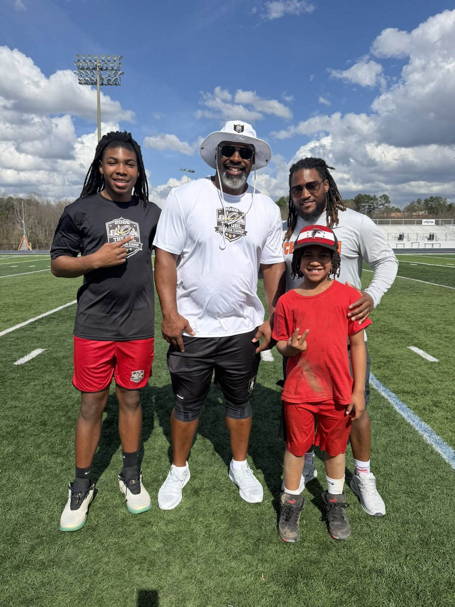 CoachAjMac's tweet photo. @ChampThe1 had a great time in ATL last week!  Thank you @qbcoachrr17 @donovanjmcnabb and @QBHitList for sharing your gifts and knowledge with this young man!  #OnTheWay #WeUp #BigChamp #2030 https://t.co/P4GHOXjebZ